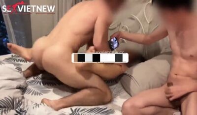 Chồng bất lực ngồi xem vợ địt cùng trai lạ và ngồi quay phim P1