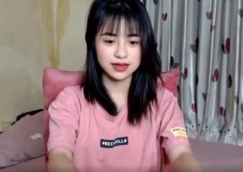 Cùng người yêu show hàng quá phê
