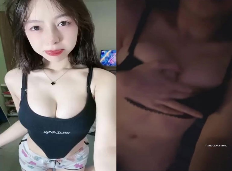 Gái Xinh Vú Khủng Khoe Lồn Múp