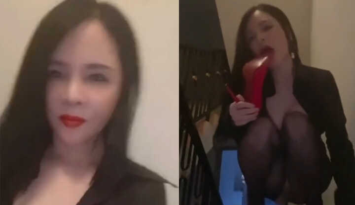 Một người phụ nữ trung niên dâm đãng, có khuynh hướng khổ dâm, tự thỏa mãn dục vọng một cách bừa bãi trong cầu thang.